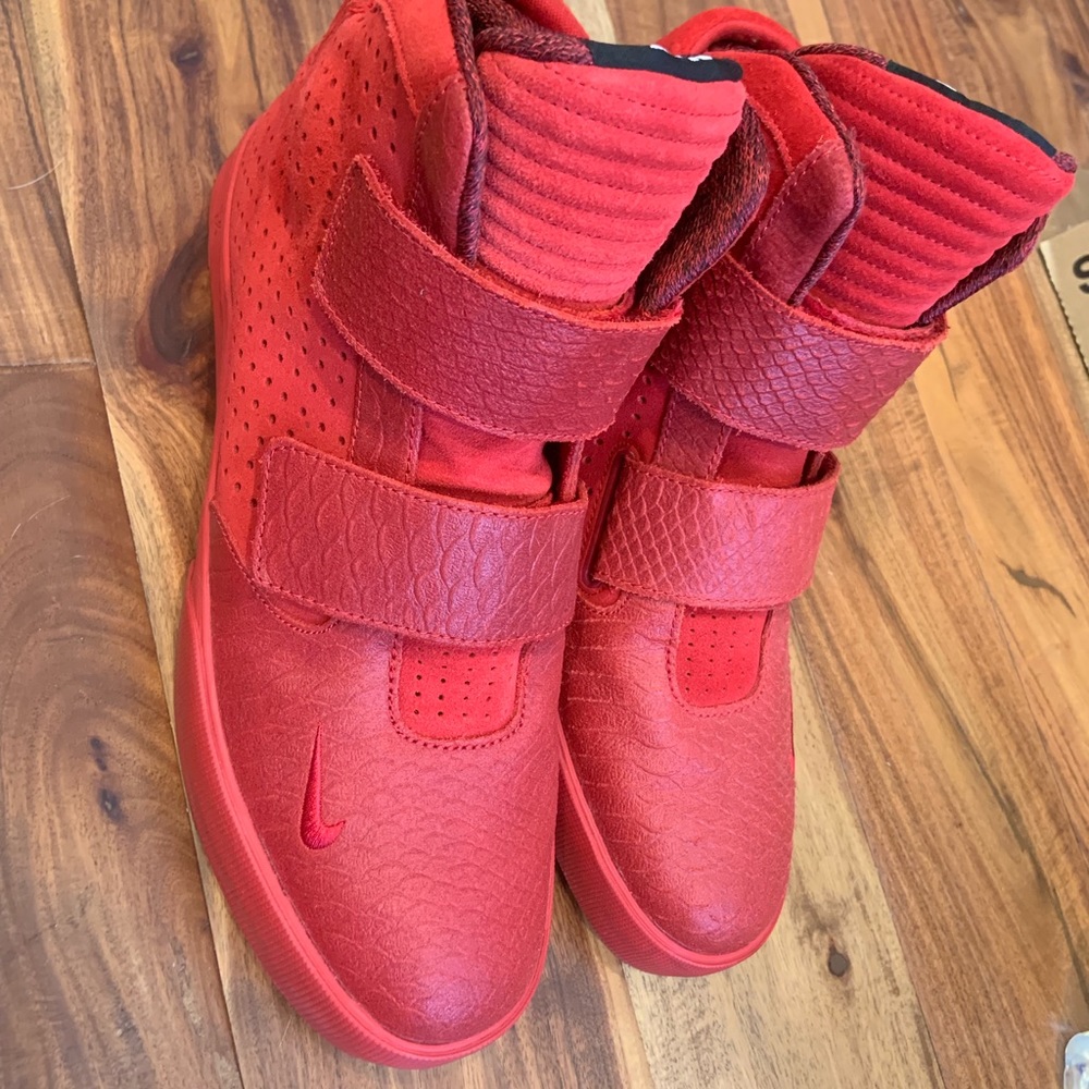 Men’s Red Nike high top